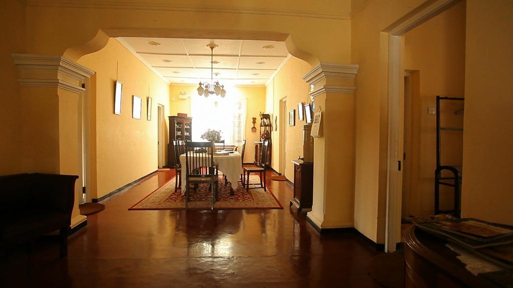 Senani Colonial Holiday Bungalow Nuwara Eliya Kamer foto